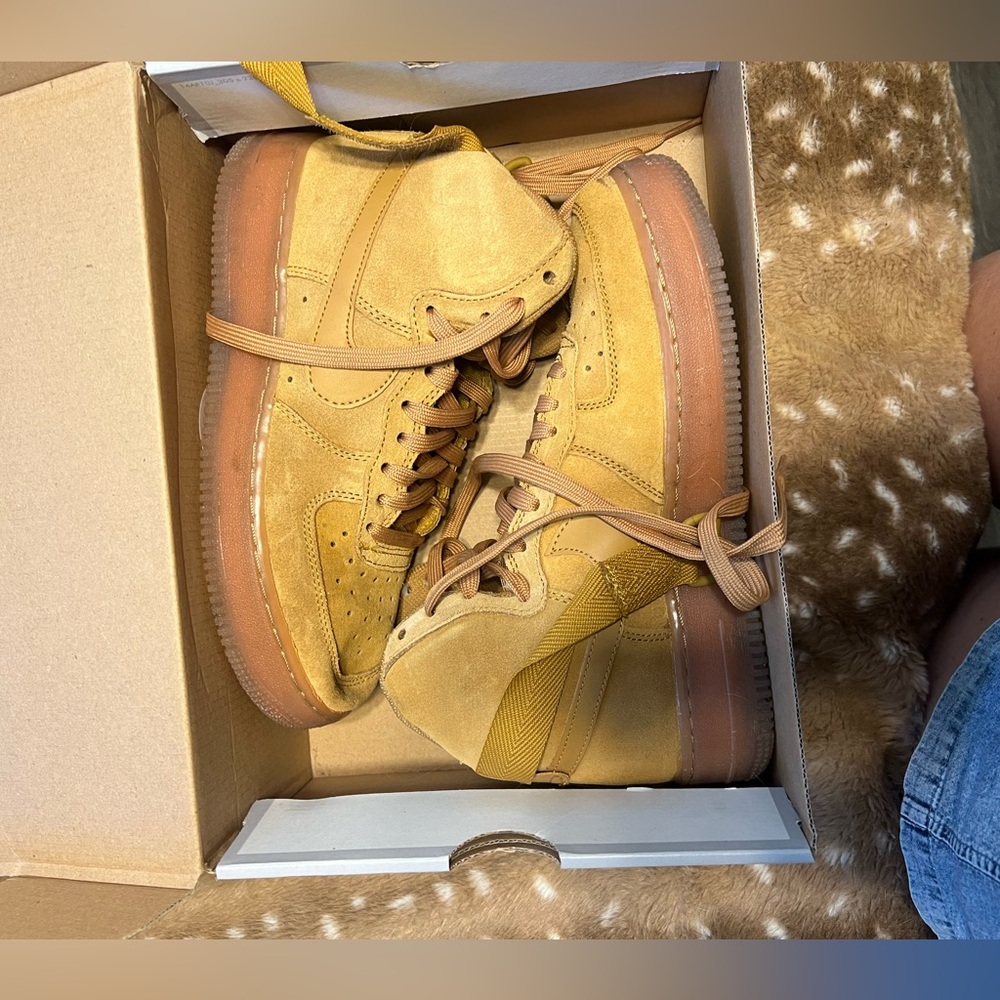 Nike airmax soft wheat shoes